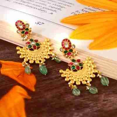 ER-112 - Jadau Kundan Earring with Emerald Profile Picture